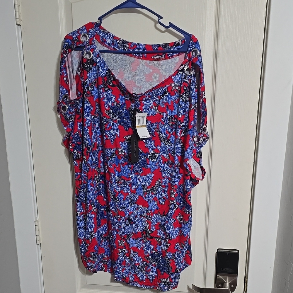 Nwt 3x Cable And Gauge Floral Red and Blue Cold Shouder Women's Top